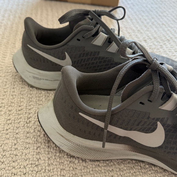 Nike Men's Air Zoom Pegasus 37 Men's Road Running Shoes (Size 8.5) - Picture 7 of 10